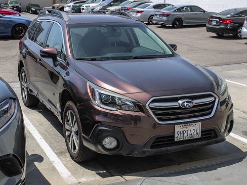 Used 2019 Subaru Outback 2.5i Limited AWD/4WD image 3