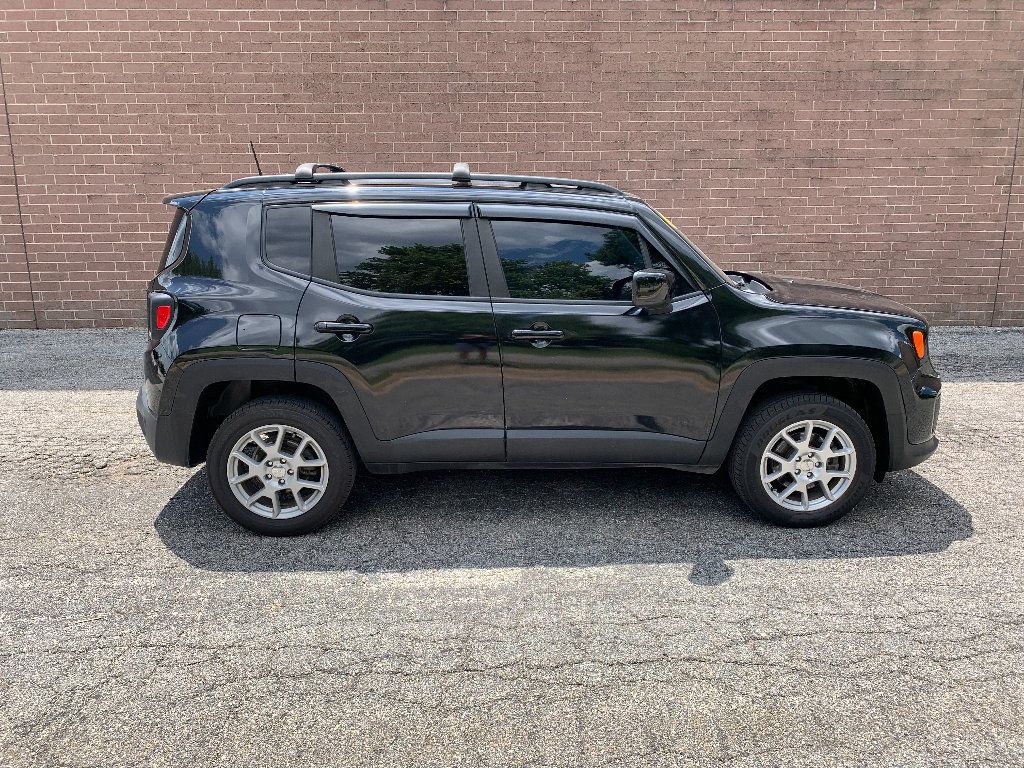 Used 2021 Jeep Renegade Latitude AWD/4WD image 6