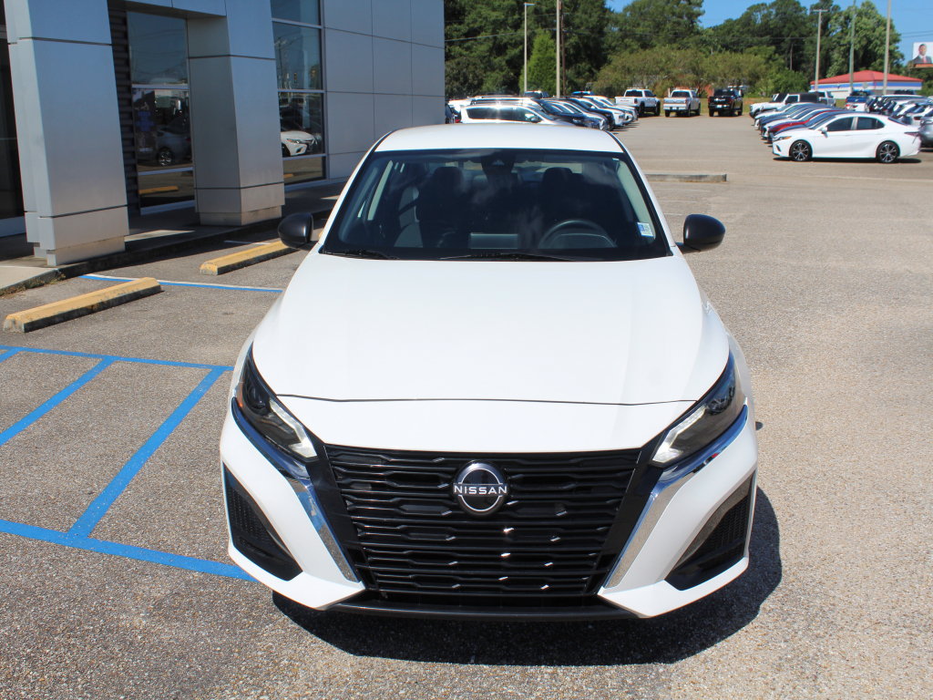 Used 2025 Nissan Altima 2.5 SV AWD/4WD image 5