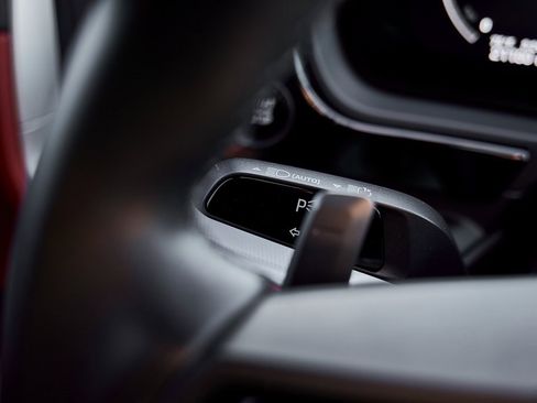 Used 2024 Porsche Cayenne Coupe image 54