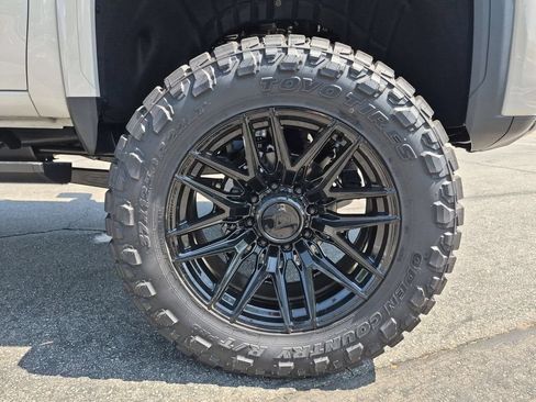 New 2026 GMC Sierra 2500 AT4 w/ AT4 Premium Plus Package AWD/4WD image 26