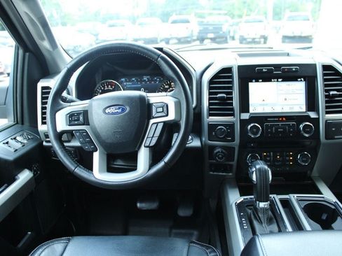 Used 2018 Ford F150 Lariat RWD image 14