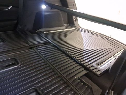 Certified 2026 Cadillac XT5 Sportv w/ LPO, Floor Liner Package AWD/4WD image 11