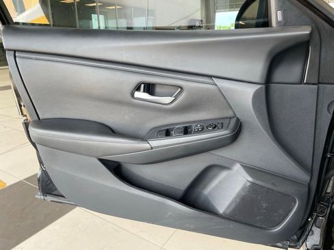 Certified 2024 Nissan Sentra SV FWD image 9