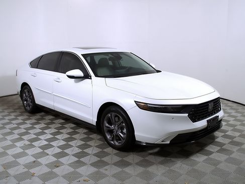 Used 2023 Honda Accord EX-L image 6