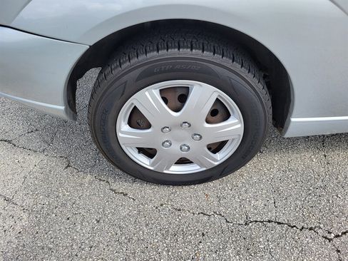 Used 2005 Ford Focus SE image 27