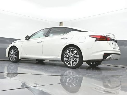 Used 2023 Nissan Altima 2.5 SL AWD/4WD image 43