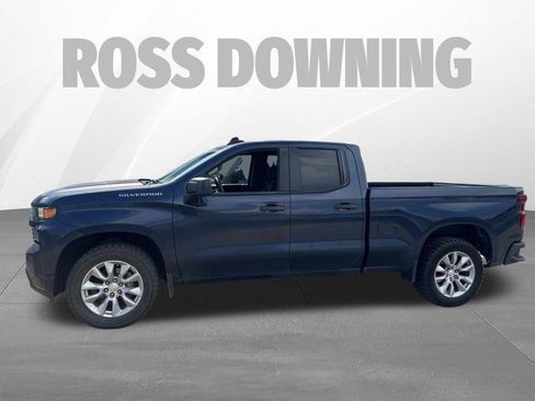 Used 2020 Chevrolet Silverado 1500 Custom w/ Custom Value Package RWD image 2