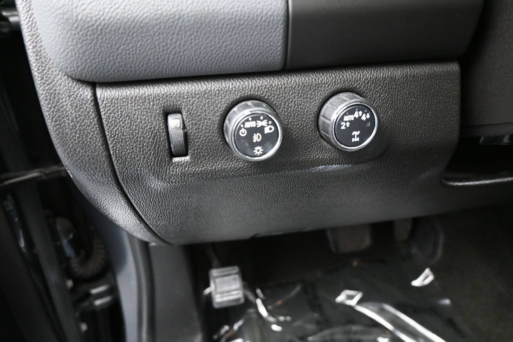 Used 2017 Chevrolet Colorado Z71 AWD/4WD image 12