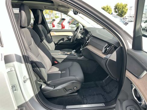 Certified 2025 Volvo XC90 B6 Plus image 26
