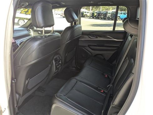 Certified 2025 Jeep Grand Cherokee Limited w/ Trailer Tow Package image 13