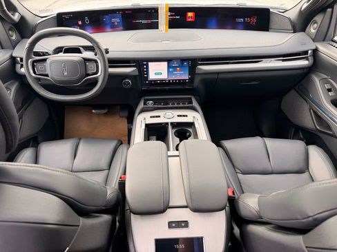 New 2025 Lincoln Navigator Reserve w/ Jet Appearance Package image 17