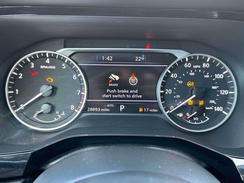 Used 2023 Nissan Pathfinder SL w/ Black Appearance Package image 22