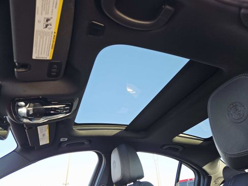 Used 2024 Alfa Romeo Giulia Veloce image 10