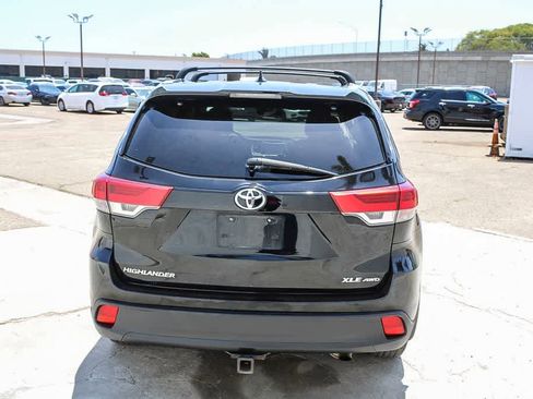 Used 2017 Toyota Highlander XLE AWD/4WD image 8