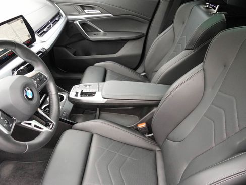 Certified 2025 BMW X2 xDrive28i w/ M Sport Package image 11