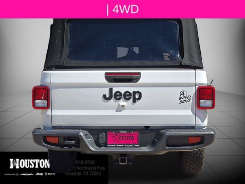 Used 2023 Jeep Gladiator Sport image 5