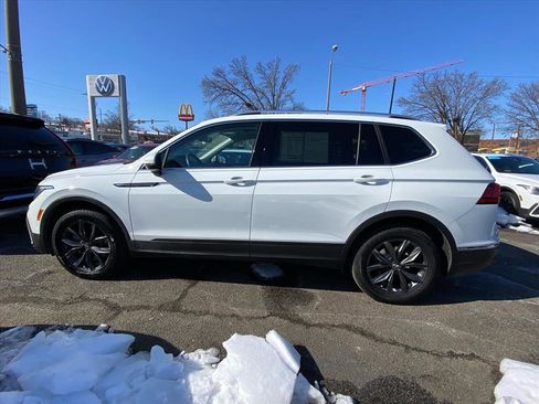 Used 2022 Volkswagen Tiguan SE image 4