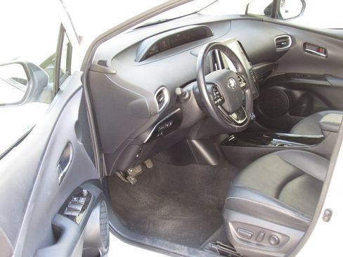 Used 2021 Toyota Prius Prime Limited FWD image 12