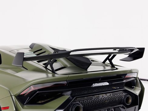 Used 2022 Lamborghini Huracan STO image 65