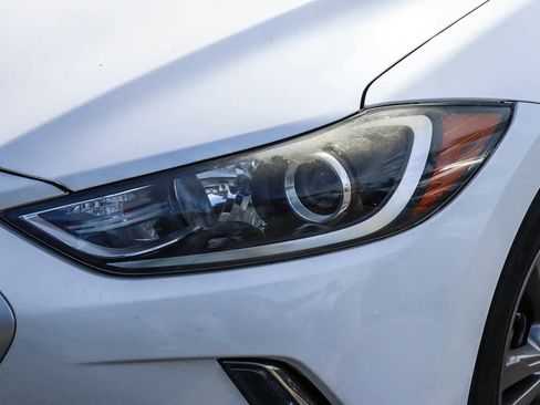 Used 2017 Hyundai Elantra SE w/ SE A/T Tech Package 03 image 2