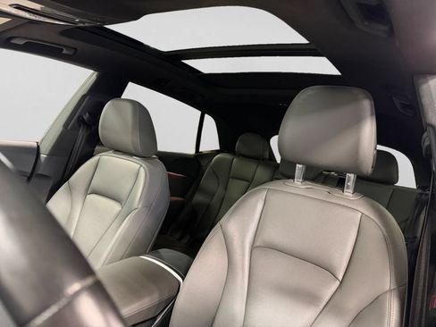 Used 2019 Audi Q8 Premium Plus w/ Premium Plus AWD/4WD image 37