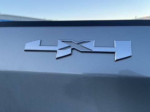 Used 2025 GMC Sierra 1500 SLT AWD/4WD image 40
