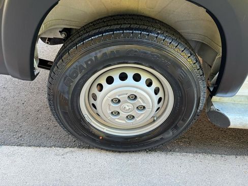 Used 2025 RAM ProMaster 2500 w/ U-Haul Equipment Group FWD image 51