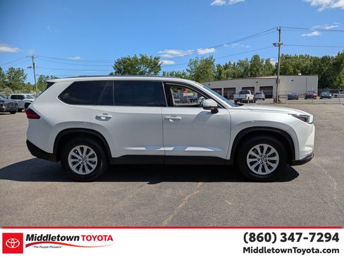 Certified 2024 Toyota Grand Highlander AWD image 2
