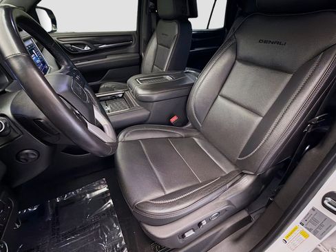 Used 2021 GMC Yukon Denali w/ Denali Premium Package image 11