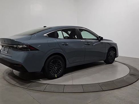 New 2026 Nissan Sentra SV image 5