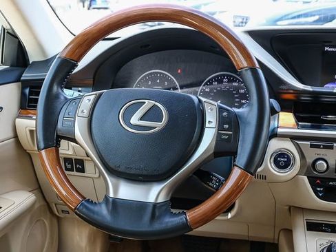 Used 2013 Lexus ES 300h w/ Luxury Pkg FWD image 17