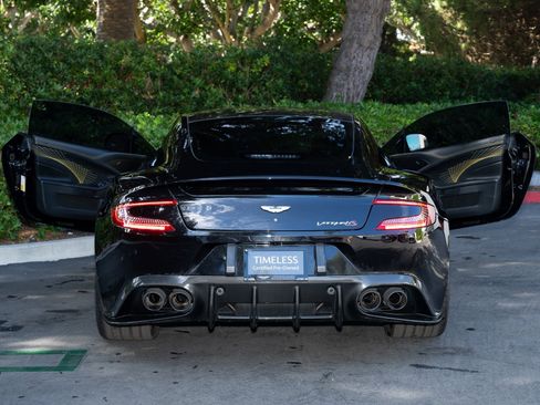 Used 2018 Aston Martin Vanquish S image 7
