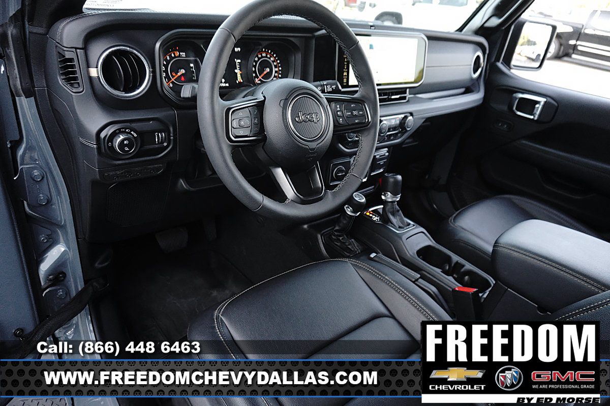 Used 2025 Jeep Gladiator Sport AWD/4WD image 6