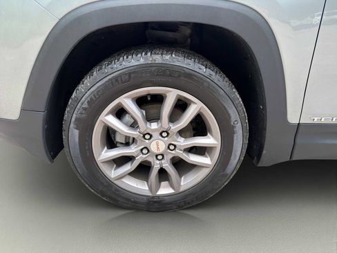 Used 2024 GMC Terrain SLT AWD/4WD image 24