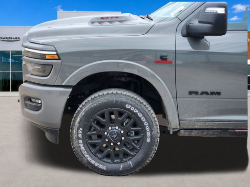 New 2026 RAM 2500 Limited AWD/4WD image 9
