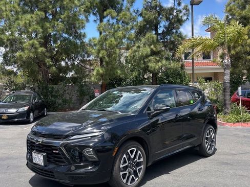 Used 2025 Chevrolet Blazer RS AWD/4WD image 1