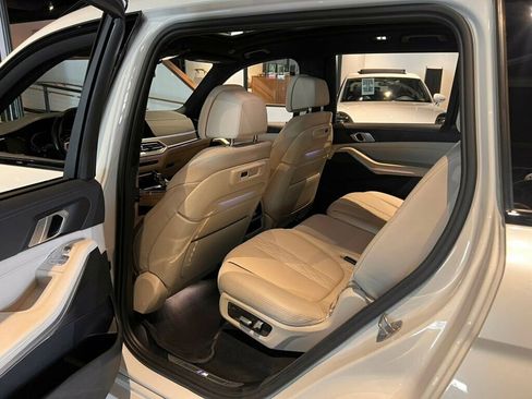 Used 2022 BMW X7 xDrive40i w/ M Sport Package AWD/4WD image 23