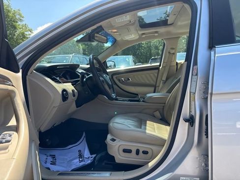 Used 2019 Ford Taurus Limited FWD image 16