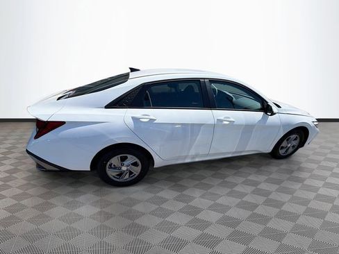 New 2026 Hyundai Elantra SE FWD image 8