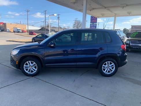 Used 2011 Volkswagen Tiguan SEL image 4