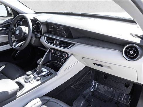 Used 2020 Alfa Romeo Stelvio Ti AWD/4WD image 23