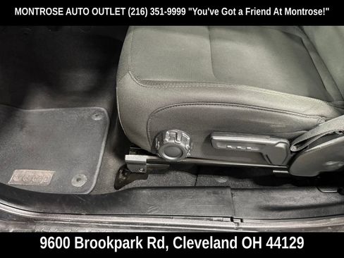 Used 2018 Jeep Wrangler Sport AWD/4WD image 18