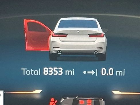 Used 2025 BMW 330i xDrive Sedan w/ Premium Package image 21