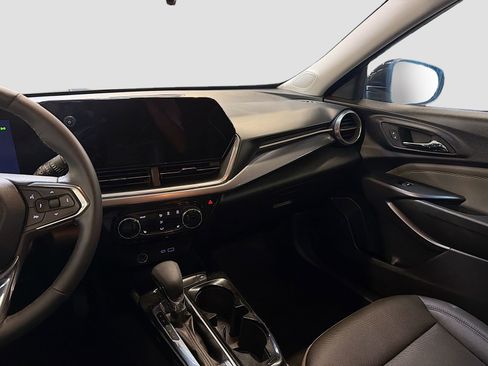 Used 2025 Chevrolet Trax ACTIV FWD image 22