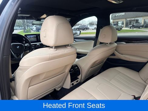 Used 2022 BMW 530i w/ Premium Package image 14
