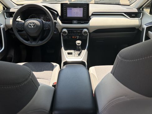 Used 2019 Toyota RAV4 XLE w/ Convenience Package FWD image 4
