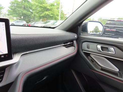 Used 2025 Ford Explorer ST AWD/4WD image 26