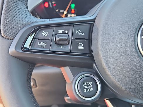 Used 2024 Alfa Romeo Tonale Veloce image 16