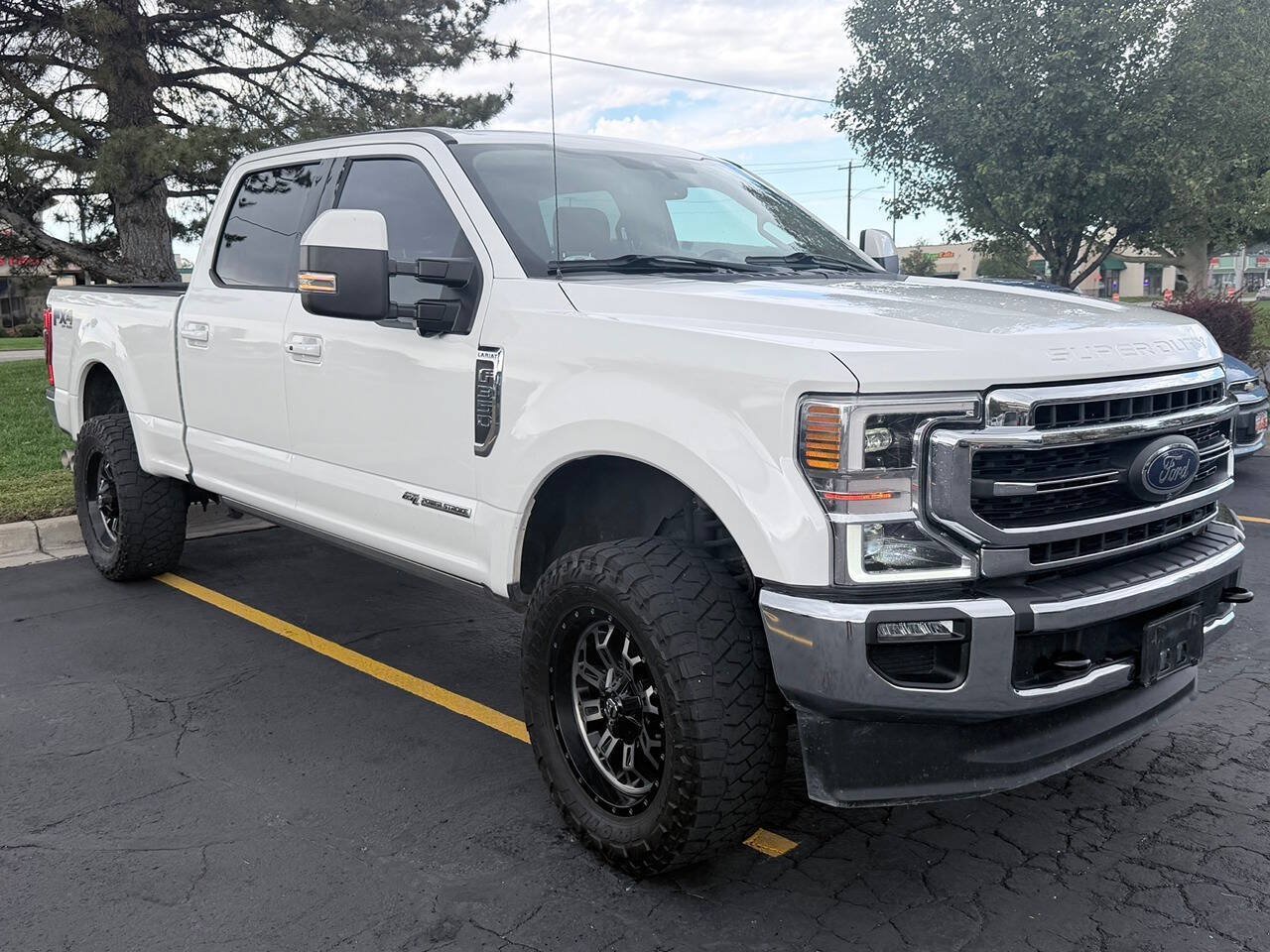 Used 2020 Ford F350 Lariat w/ Lariat Ultimate Package AWD/4WD image 3